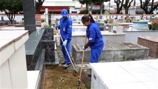 As equipes da Urbam realizaram manutenção nos quatro cemitérios, que incluiu a pintura de guias e de alguns prédios, capina e poda, dedetizações e limpeza em geral