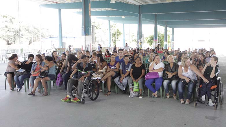 Pela manhã participaram os 200 habilitados para receber um apartamento no Colinas 1, à tarde os beneficiados do Colinas 2.