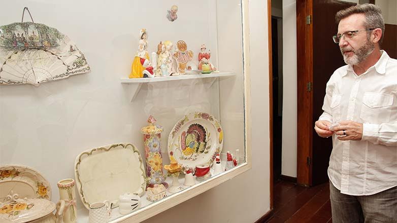 o Museu de Arte Sacra mantém uma exposição permanente uma coleção de objetos litúrgicos, oratórios e livros  dos séculos XVIII ao XX