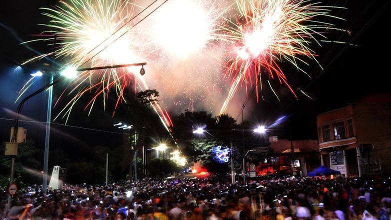 A festa da virada de ano teve a presença de 10 mil pessoas no Banhado  de São José e contou com talentos regionais no palco.