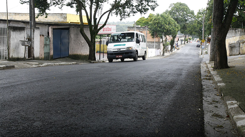  Estão sendo investidos cerca de R$ 848 mil para o recapeamento e reforço de asfalto em cerca de 1,2 quilômetros de vias