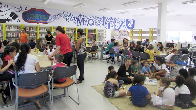 Os visitantes poderão utilizar o espaço para leitura, pesquisa, assistir vídeos, e ainda conhecer o acervo com mais de três mil livros