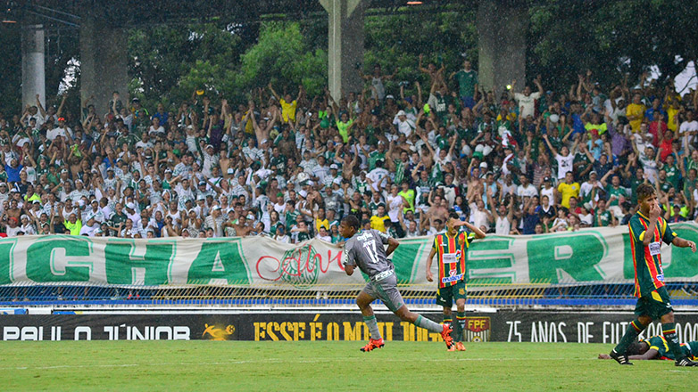Lance do jogo entre Palmeiras e Sampaio Corrêa