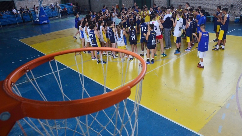 Clínica de Basquete