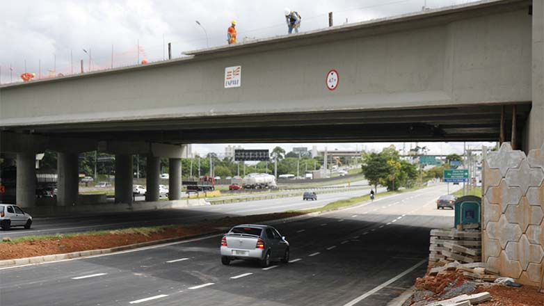 Prefeitura conclui obra e libera trânsito na Avenida Benedito Matarazzo