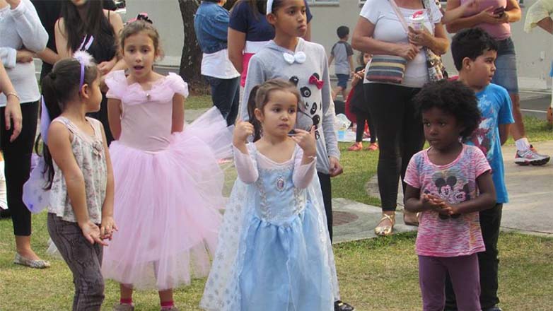 Oficina de Carnaval e matinê agitam o Centro da Juventude 