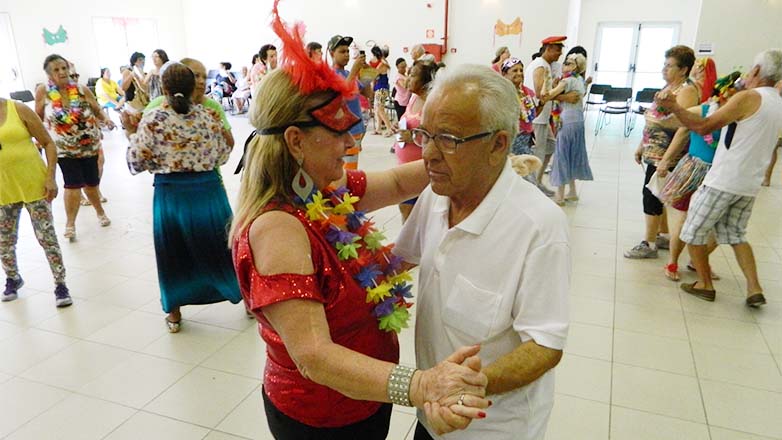 Bailes de Carnaval têm início nas unidades da Casa do Idoso 