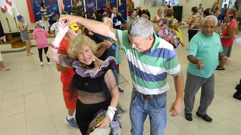Bailes de Carnaval têm início nas unidades da Casa do Idoso 