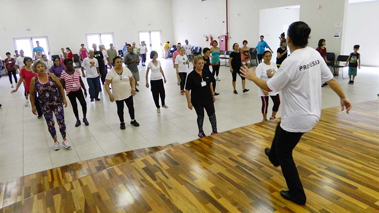 Casa do Idoso Sul oferece aula especial de sapateado adaptado 