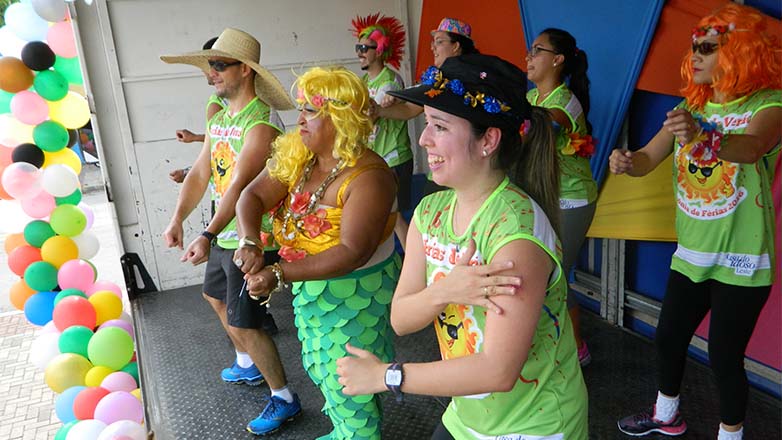 Trio Elétrico alegra manhã de Férias da Casa Leste 