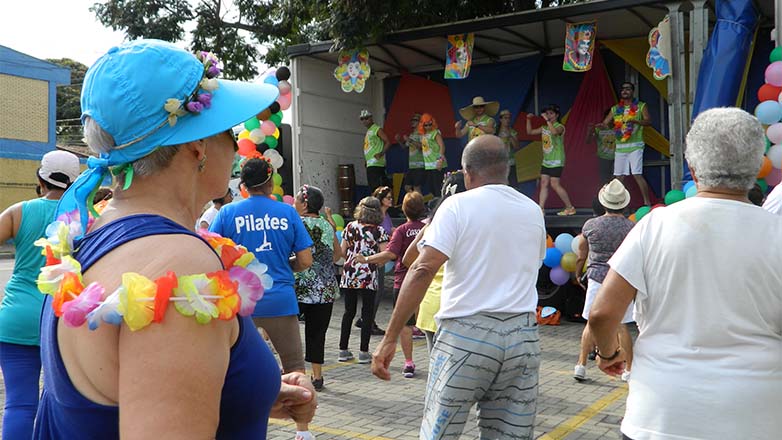 Trio Elétrico alegra manhã de Férias da Casa Leste 