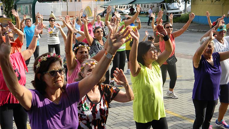 Trio Elétrico alegra manhã de Férias da Casa Leste 