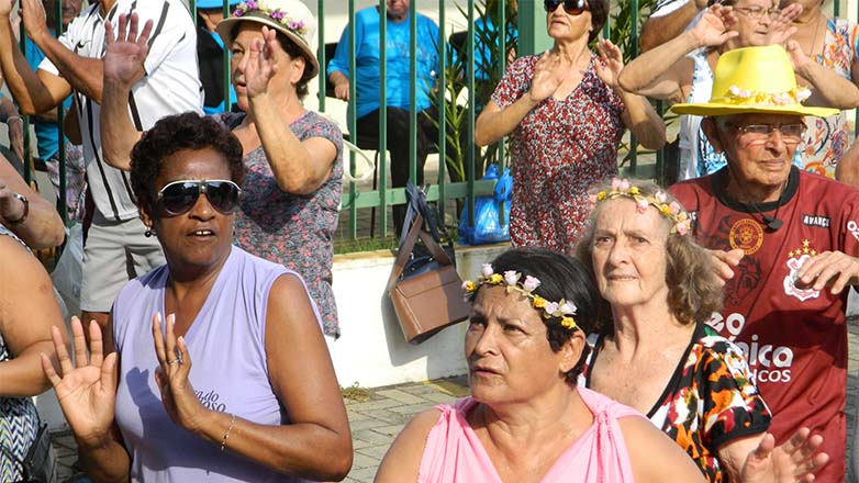 Trio Elétrico alegra manhã de Férias da Casa Leste 