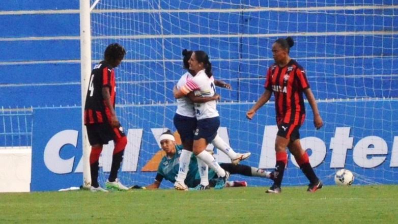 O São José demonstrou uma postura agressiva desde o início e encontrou o gol.O Vitória pouco apresentou de bom futebol