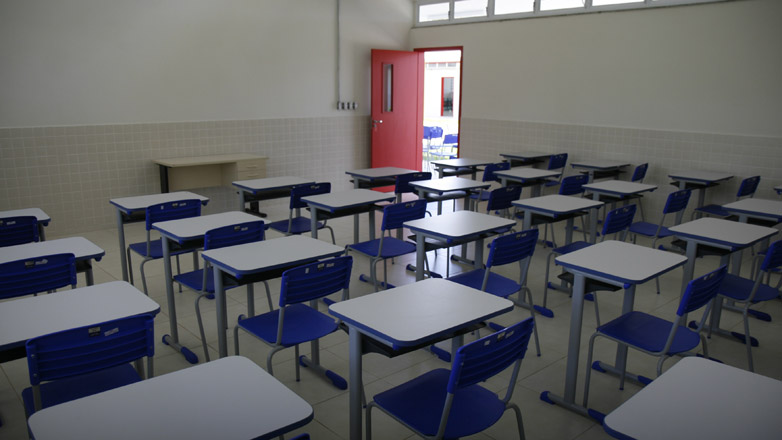 A escola tem capacidade para atender até 900 alunos do 1º ao 9º ano. A unidade já está em funcionamento desde o dia 11