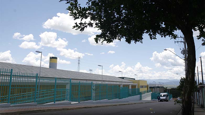  Com capacidade para atender até 900 alunos do 1º ao 9º ano, a unidade já está em funcionamento desde a abertura do ano letivo