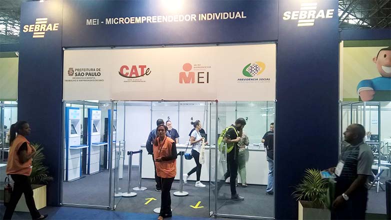 A visita foi organizada pelo Sebrae, que levou mais de 40 micro e pequenos empresários.A coordenação é da Secretaria de Desenvolvimento