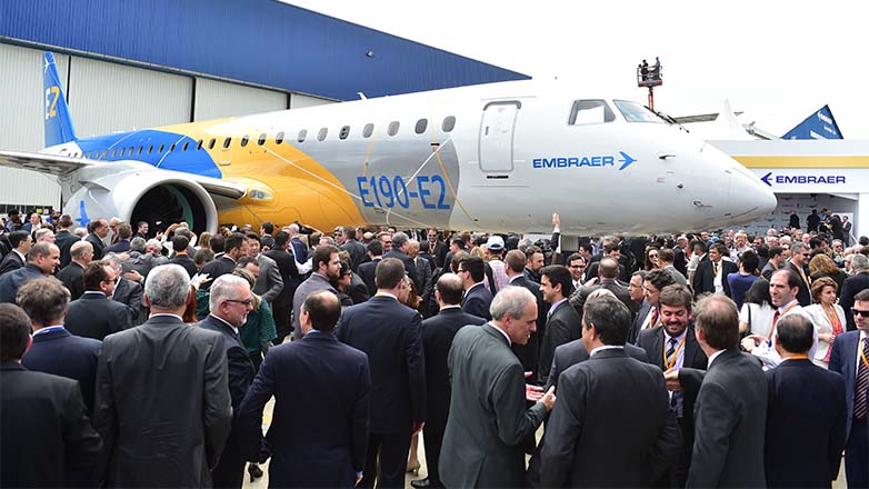 Mais de 6 mil pessoas, entre autoridades, empresários e funcionários da Embraer, assistiram a apresentação do E190-E2