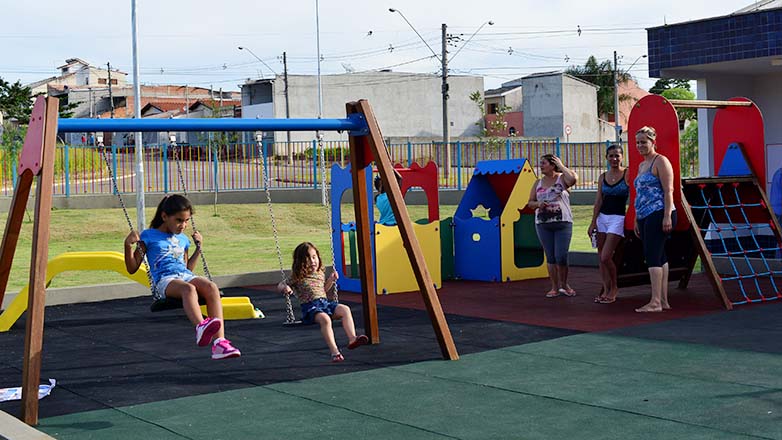 Prefeitura entrega creche no residencial Righi, região leste