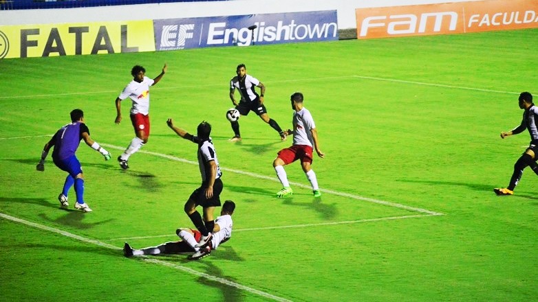 Red Bull vence o Santos 