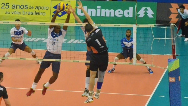 São José Vôlei perde, mas mantém esperança de classificação na Superliga