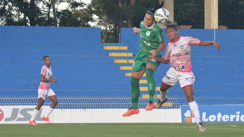 As meninas do São José venceram o Iranduba (AM) no Estádio Martins Pereira, por 4 a 0 e deram um show de bola