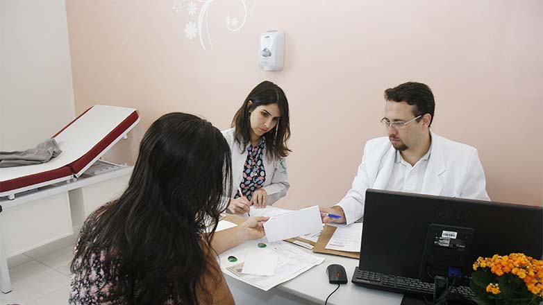 Foram 2.530 atendimentos realizados, dois quais 1.350 consultas, 850 ultrassonografias e outros 330 exames diversos.