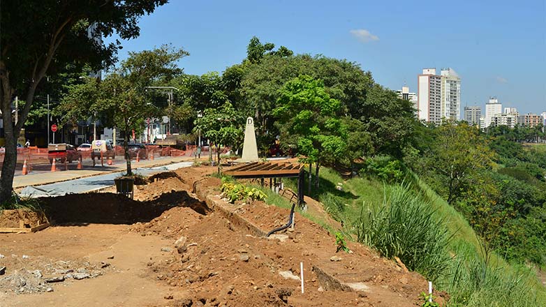 Obras que vão mudar o centro de São José completam um mês
