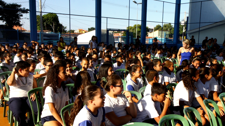 As EMEFS Prof. Sebastiana Cobra, no Jd das Indústrias, e Prof. Therezinha do Menino Jesus agora têm Escola Interativa