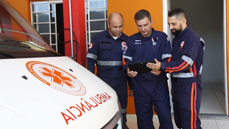 Cada veículo do SAMU têm agora um tablet capaz de transmitir, em tempo real, informações da Central de Regulação para ambulâncias
