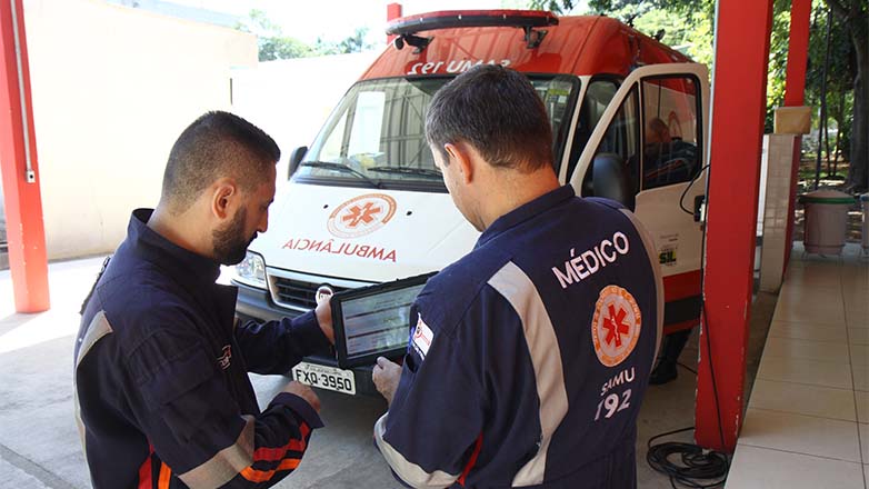 Cada veículo do SAMU têm agora um tablet capaz de transmitir, em tempo real, informações da Central de Regulação para ambulâncias
