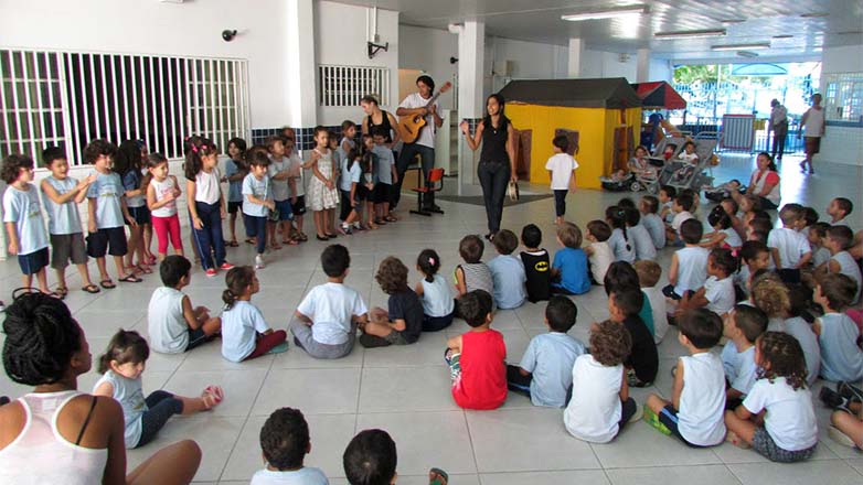 Exposição de trabalhos sobre a dengue