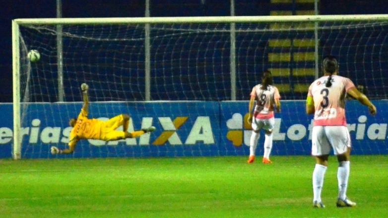 Lances do jogo entre São José e Corinthians