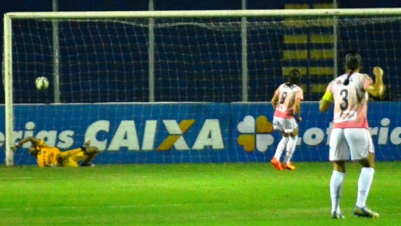 Lances do jogo entre São José e Corinthians
