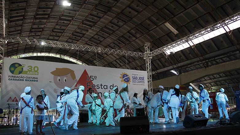 Dança folclórica