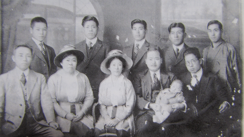 Fotos dos primeiros imigrantes japoneses na cidade