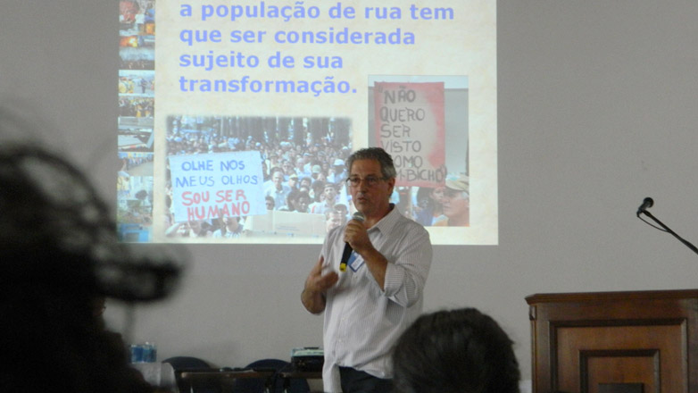 Seminário regional debate moradores em situação de rua 