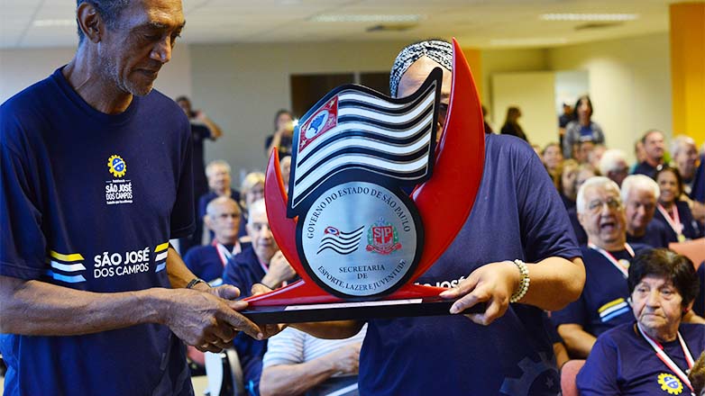 Prefeito de São José faz homenagem aos heptacampeões do Jori
