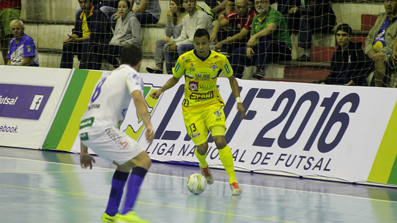 Futsal Joseense durante partida contra a equipe do Umuarama