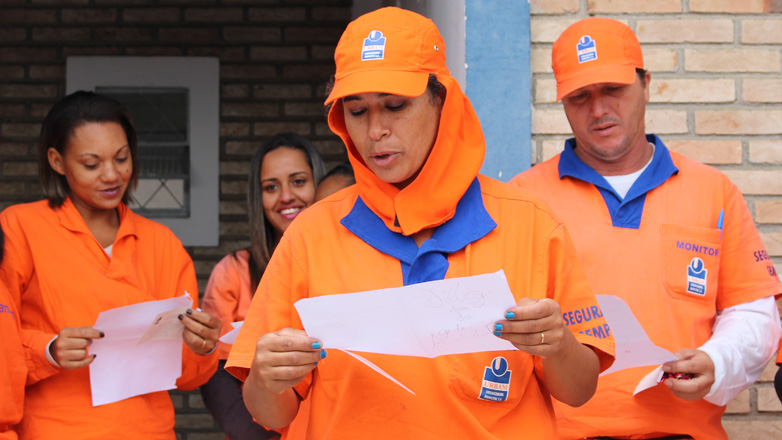 Emoção e surpresa marcam a entrega de cartas aos Agentes Ambientais