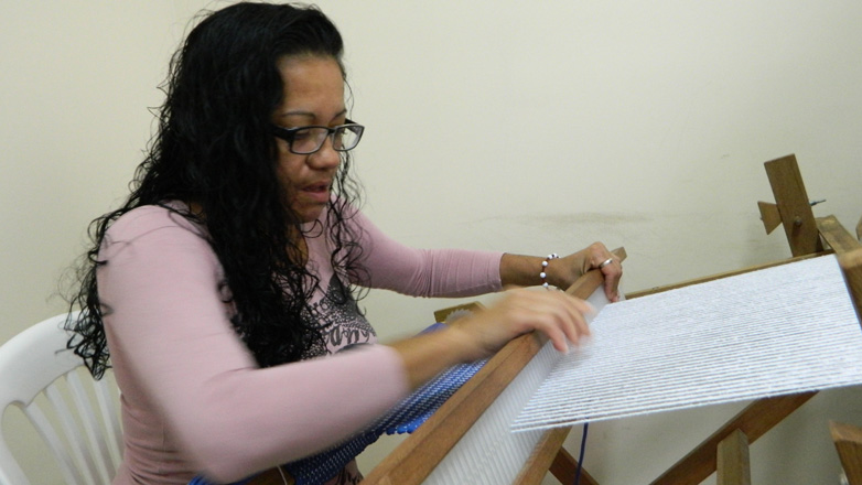  Integra oferece oficina de artesanato para as mães dos atendidos