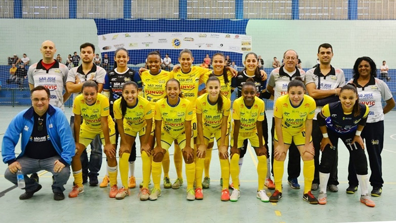 Futsal feminino de São José vence o Pinhal por 4 a 0