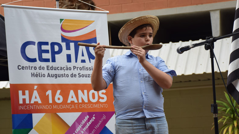 Apresentações na festa de aniversário do Cephas