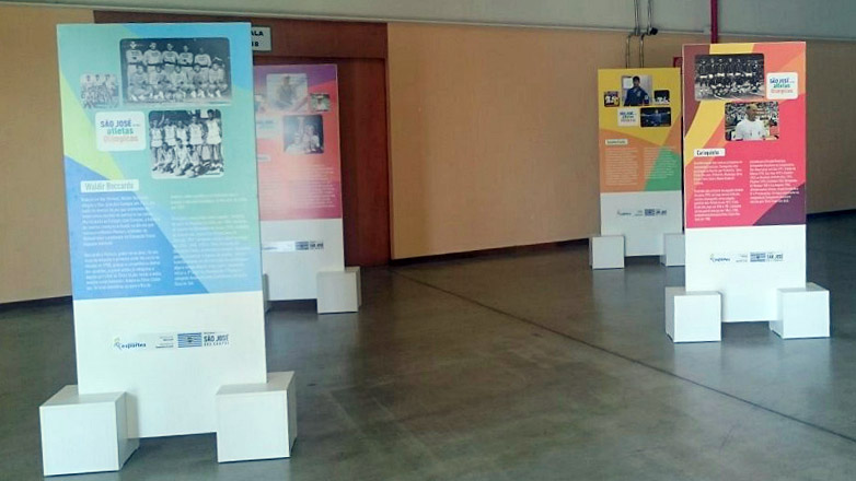 Painéis da exposição sobre os atletas olímpicos joseenses