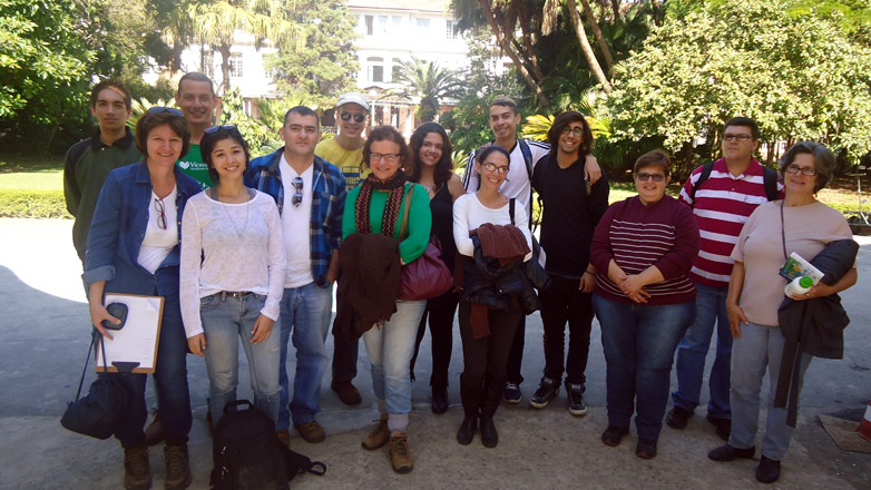 Estudantes, técnicos e ambientalistas conhecem o cerrado em São José