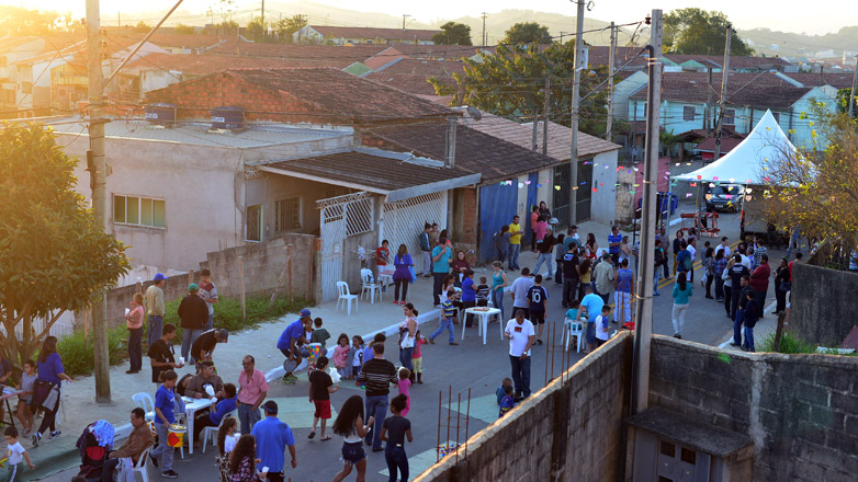Prefeitura entregou a pavimentação da rua 4 no Chácaras das Oliveiras