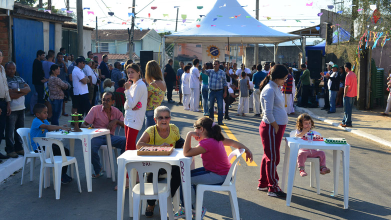 Prefeitura entregou a pavimentação da rua 4 no Chácaras das Oliveiras