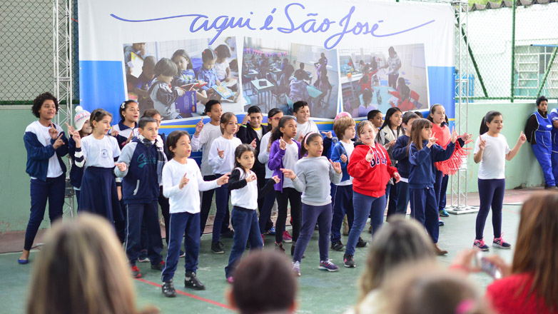 Escola Municipal Áurea Cantinho passa a integrar o Programa Escola Interativa