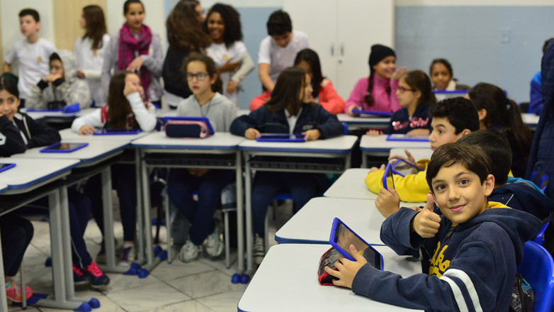 Escola Municipal Áurea Cantinho passa a integrar o Programa Escola Interativa