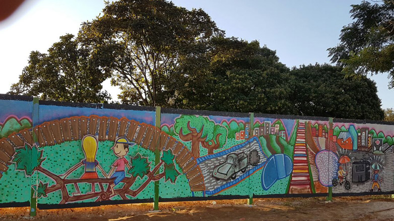  Pintura e grafite nos tapumes 